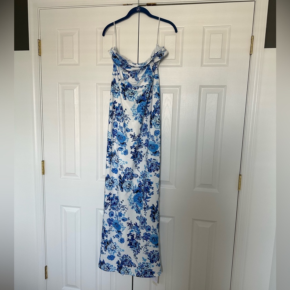 Blue & white floral strapless slip dress (Commense)